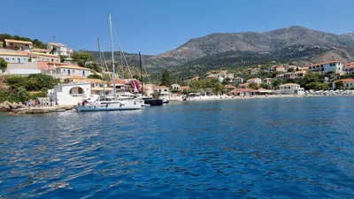 Assos